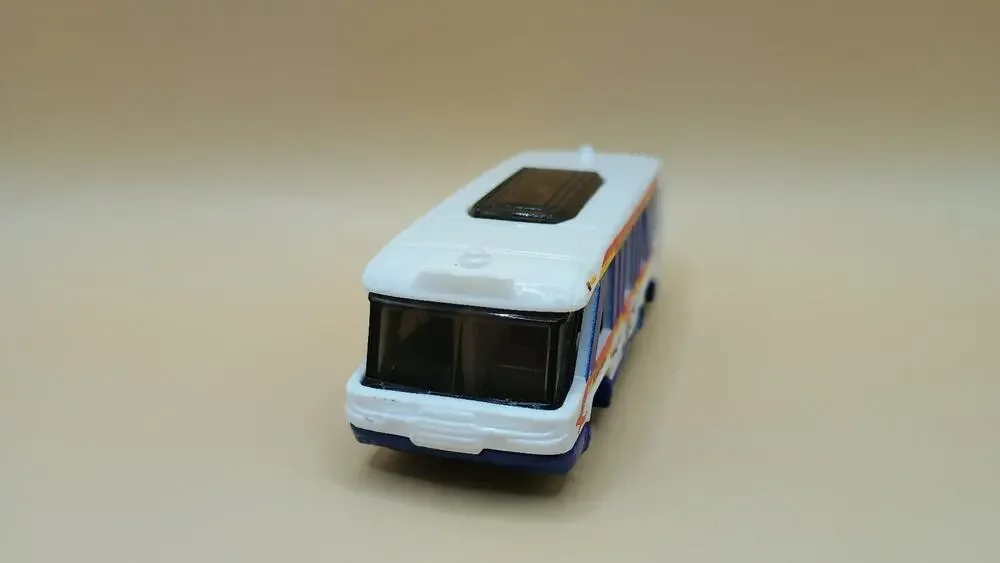 Van / Sports Car / Matchbox Swift Shuttle #H20